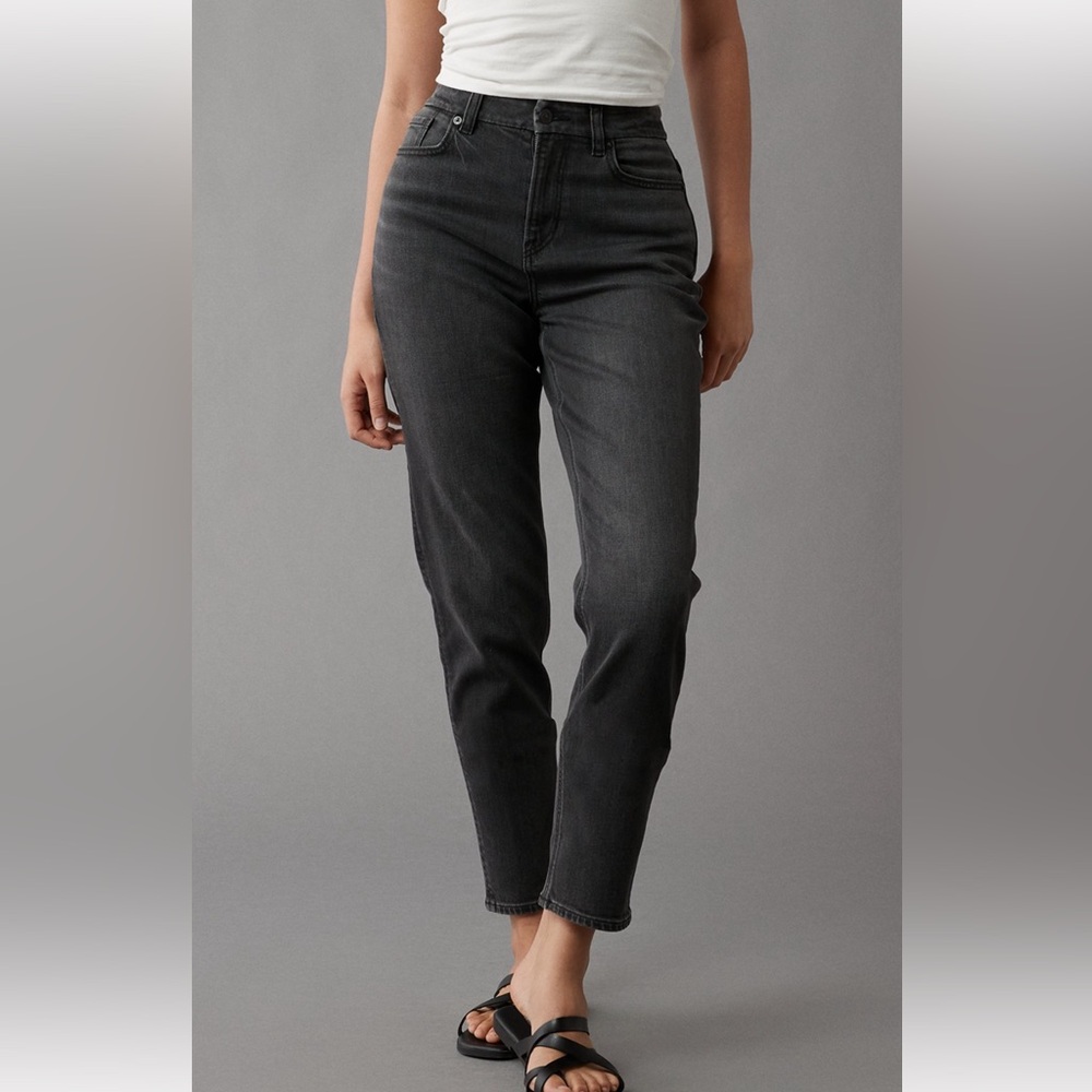 SOLD‼️ American Eagle Curvy Mom Jeans